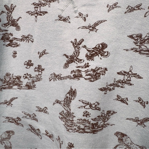 L.L. BEAN Duck Crewneck - Picture 2 of 7